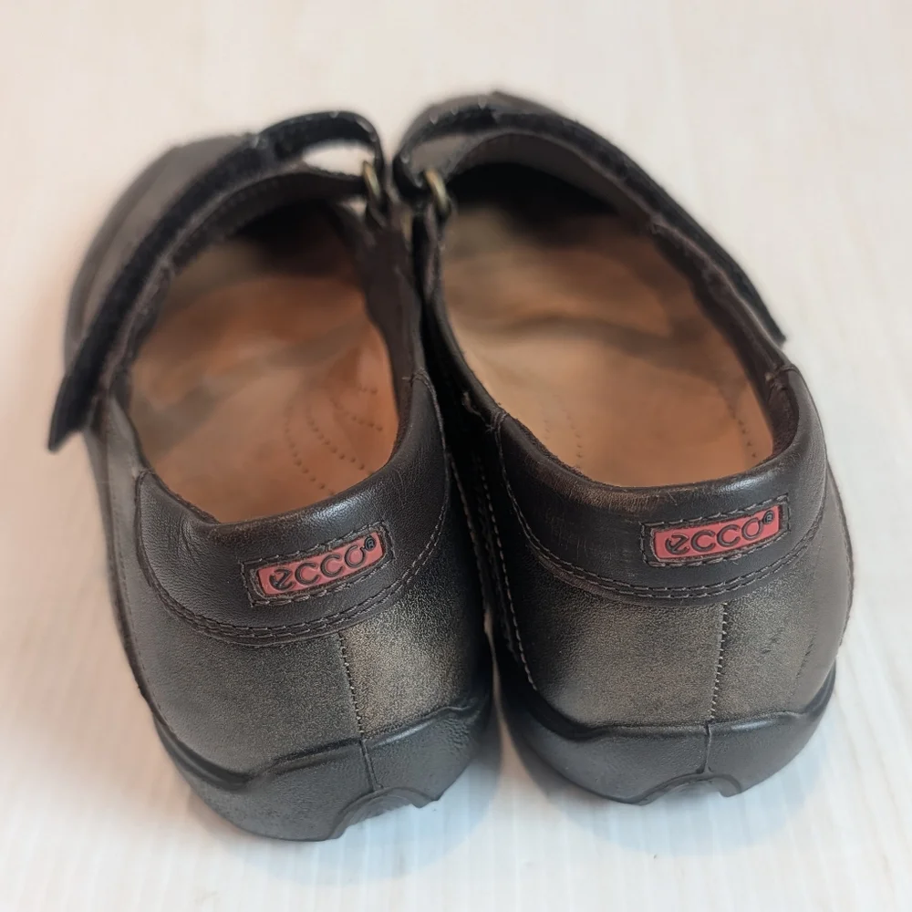 ECCO Women's Dark Brown Leather Mary Jane Flats Loafers Size 39